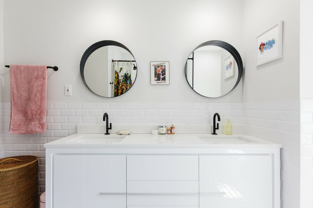double vanity sink in bathroom