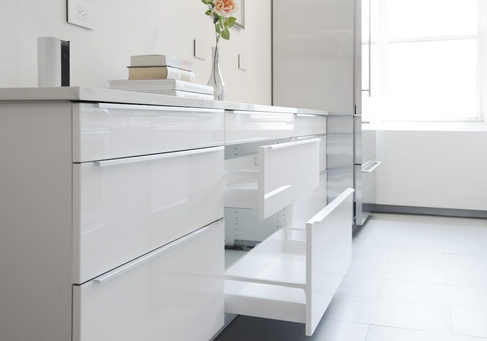 A White Ikea Kitchen Goes For Touch, White Gloss Bathroom Wall Cabinet Ikea