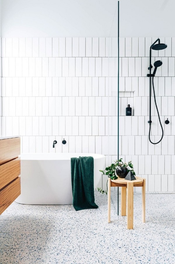 bathroom tile, bathroom tile design, white bathroom, vertical tile
