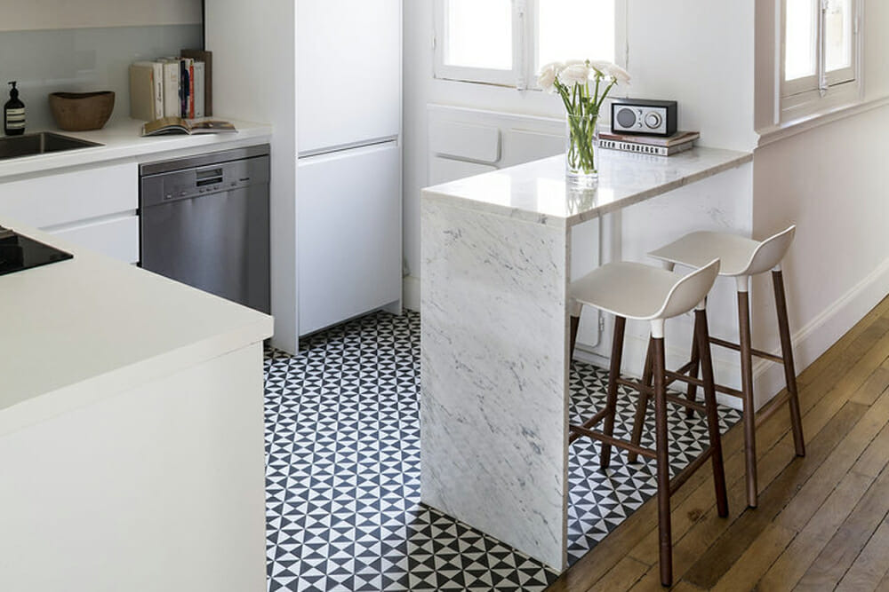 7 Polished Kitchen Peninsula Ideas to Consider Over a Standard Island