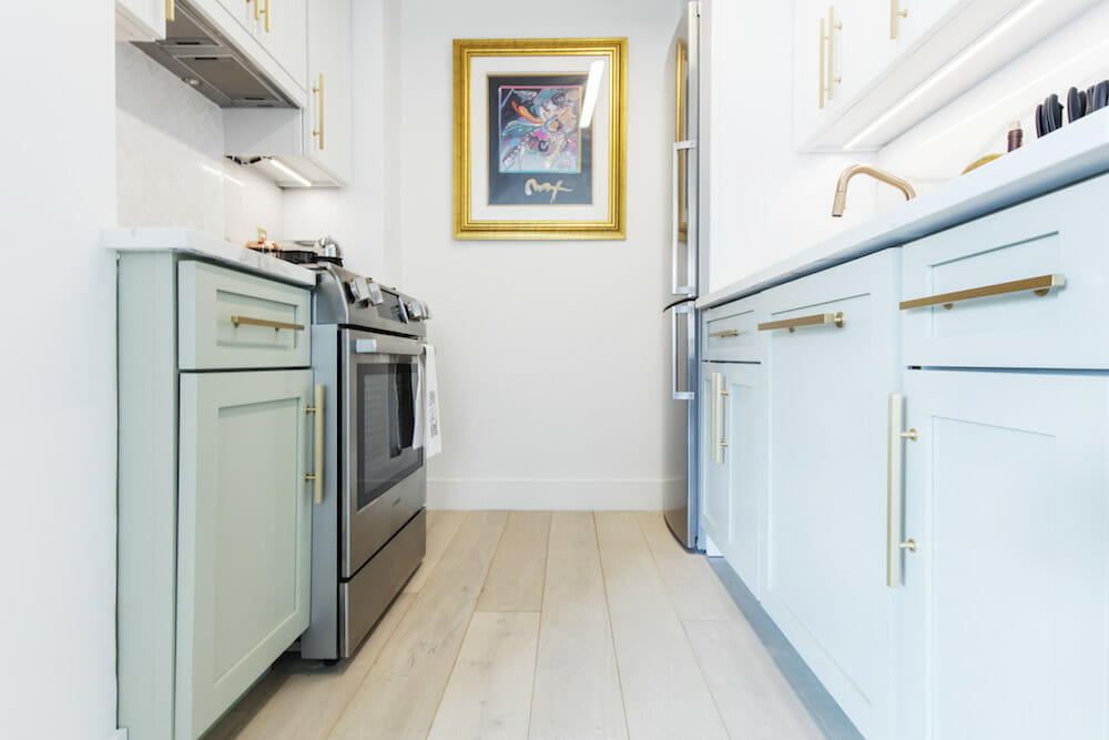 kitchen renovation, two-tone cabinets, gold hardware
