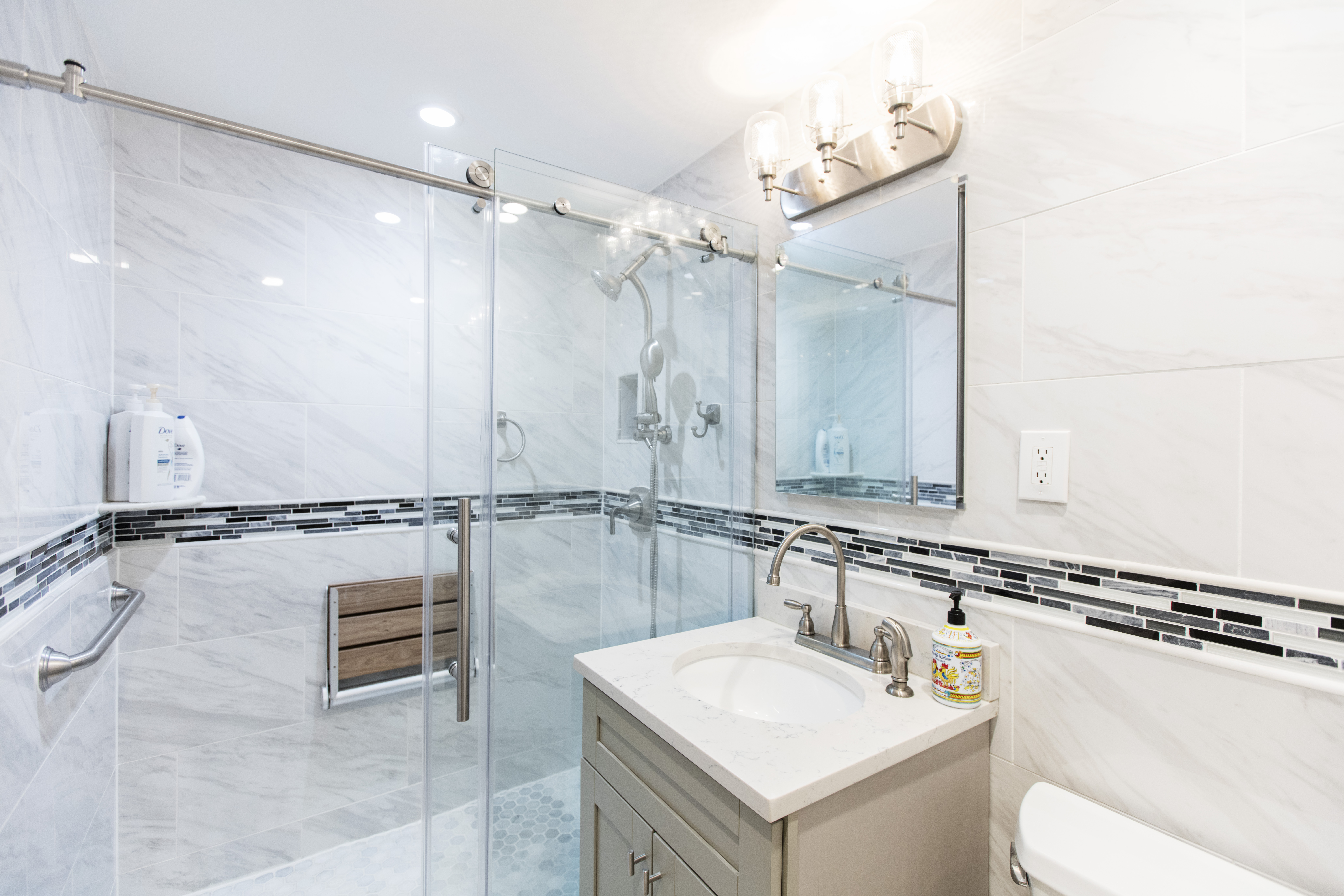 Senior-Friendly Bathroom Design for Elderly Wheelchair Access