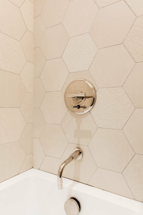 5 Popular Bathroom Tiles and How Much They Cost