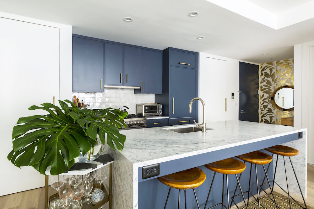 What's Better: Kitchen Peninsula or Kitchen Island?