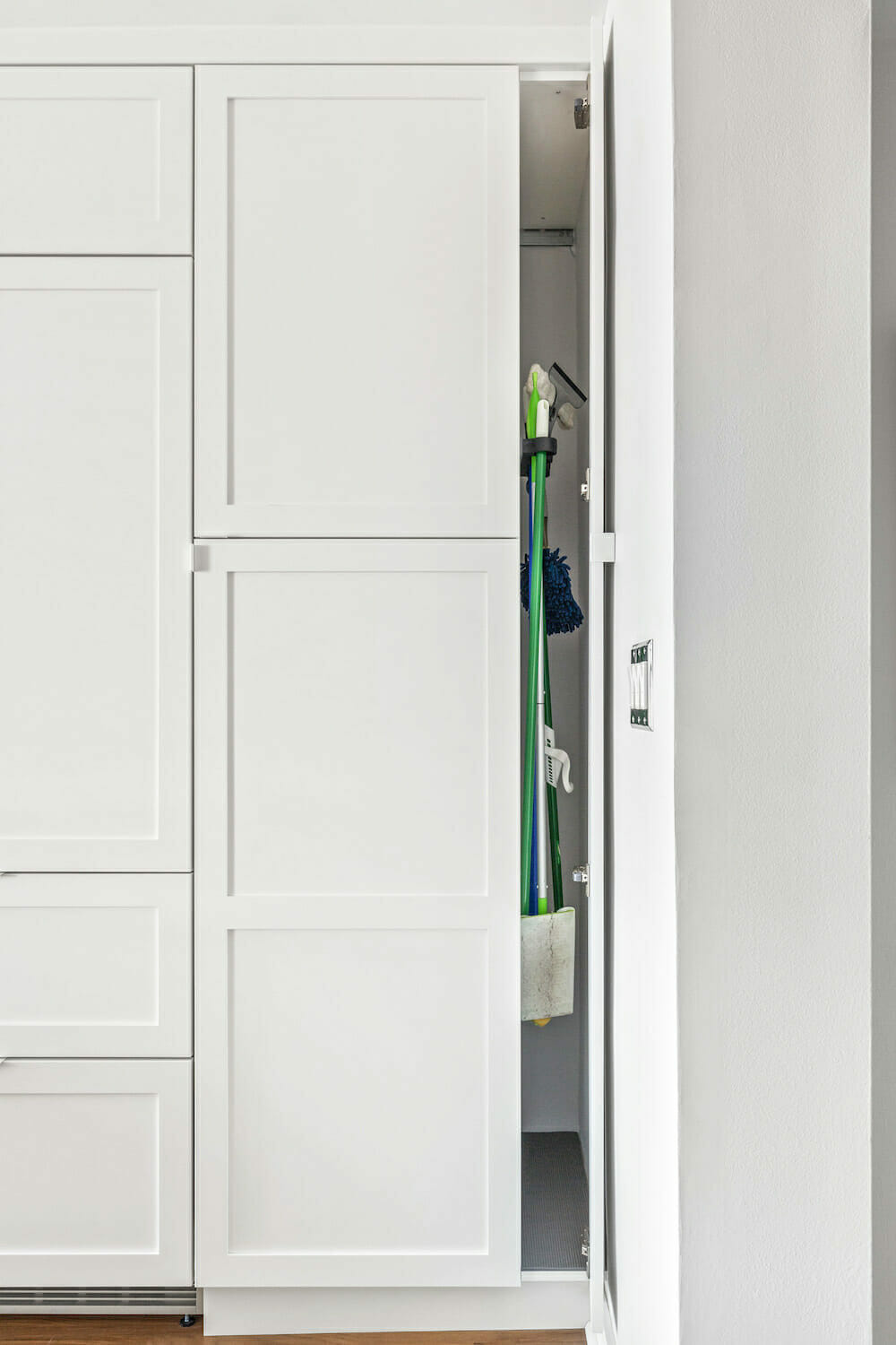 7 Full Wall Kitchen An Expanding Trend