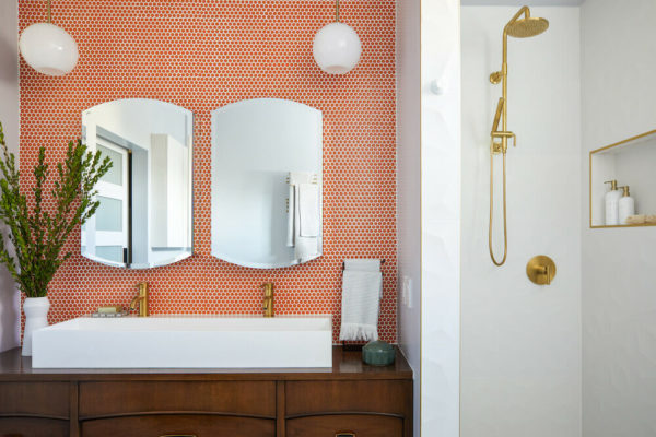 An L.A. Bath Remodel Reveals a Wet Room-style Vibe