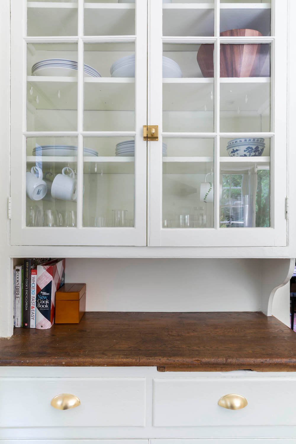 White window pane kitchen cabinets