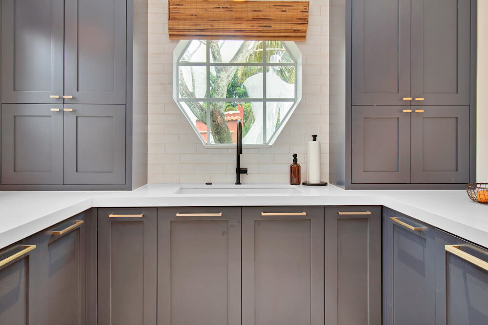 Gray Kitchen Cabinets: The Right Amount of Color
