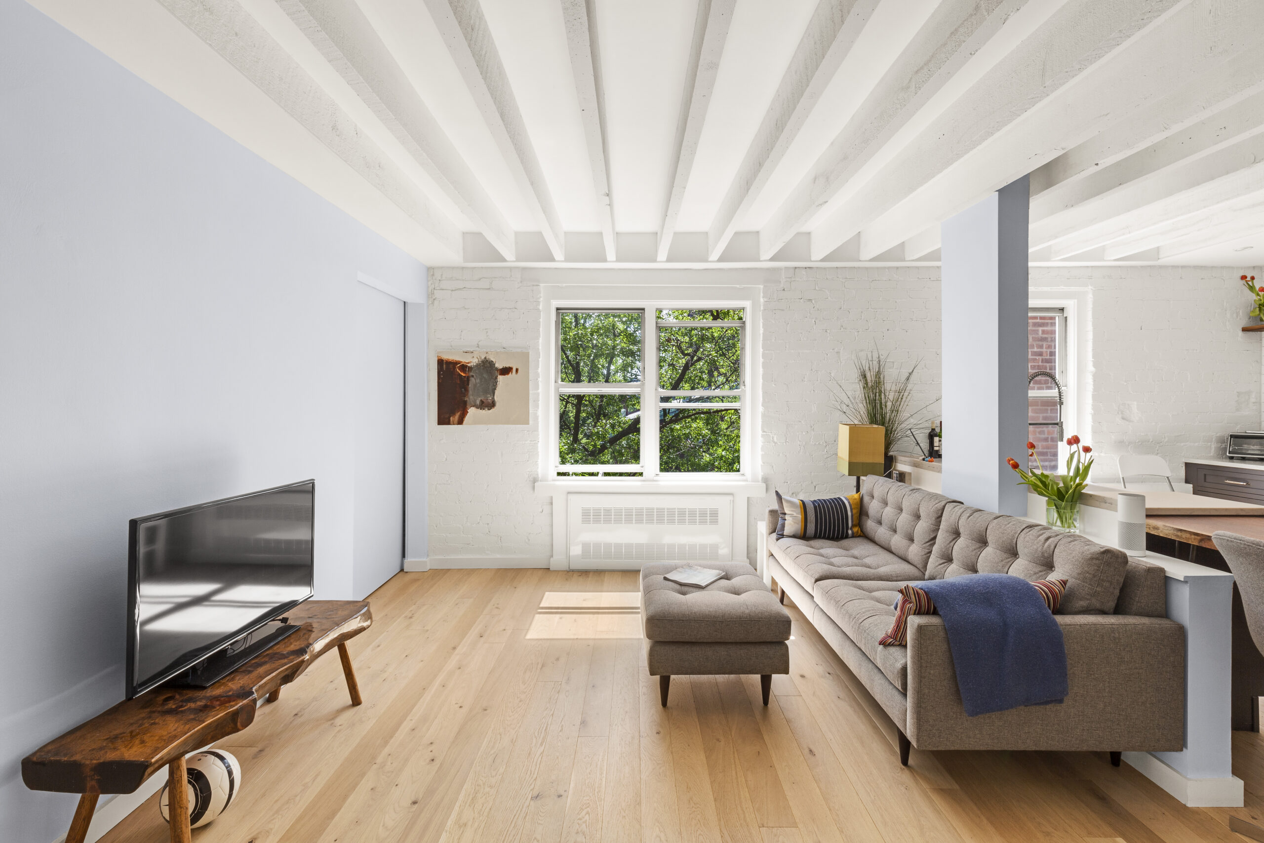 How To Soundproof A Room: Smart Soundproofing Tips