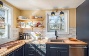 Yellow country kitchen with open top shelving